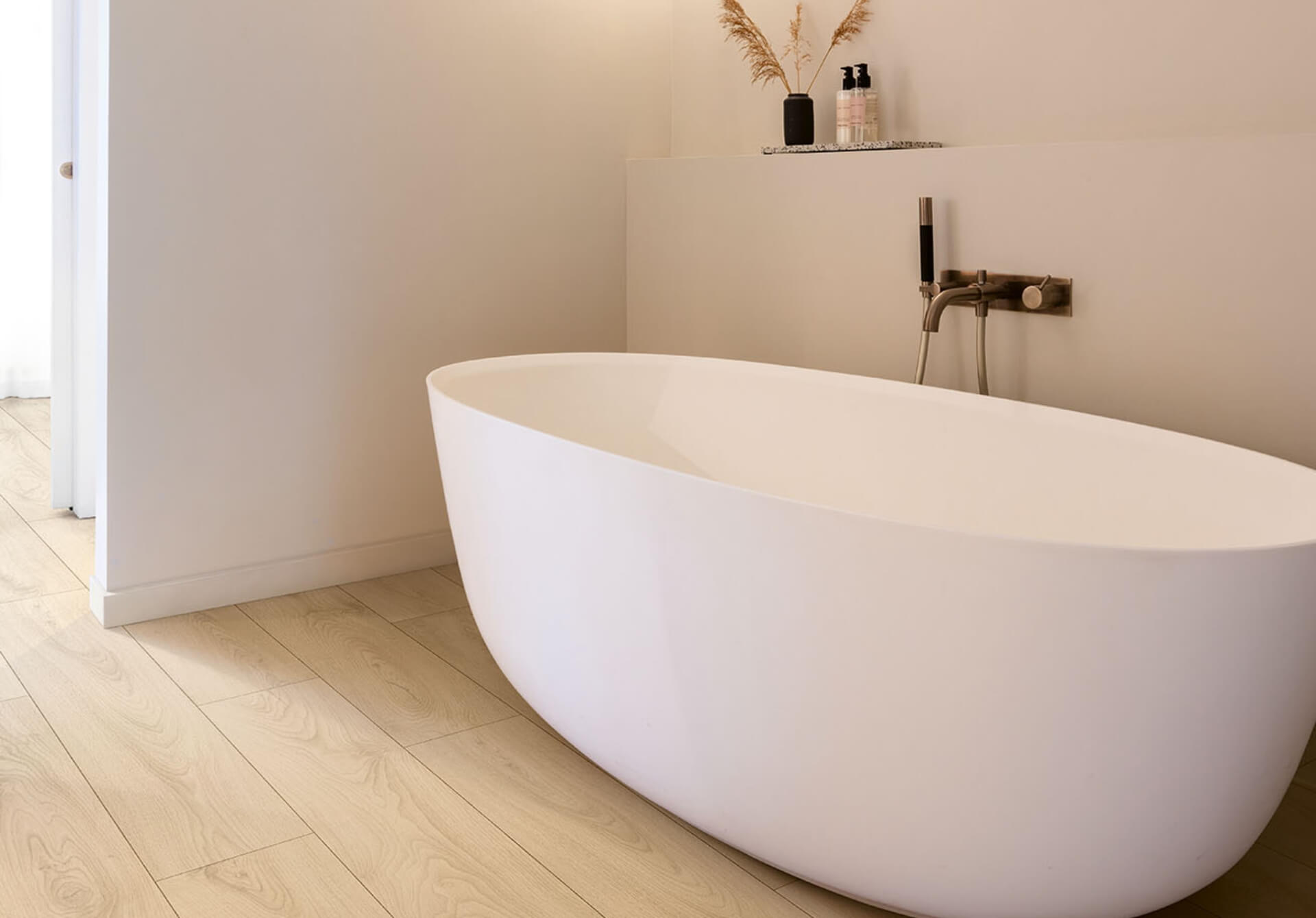 classic-roomscene-desert-greige-oak.jpg
