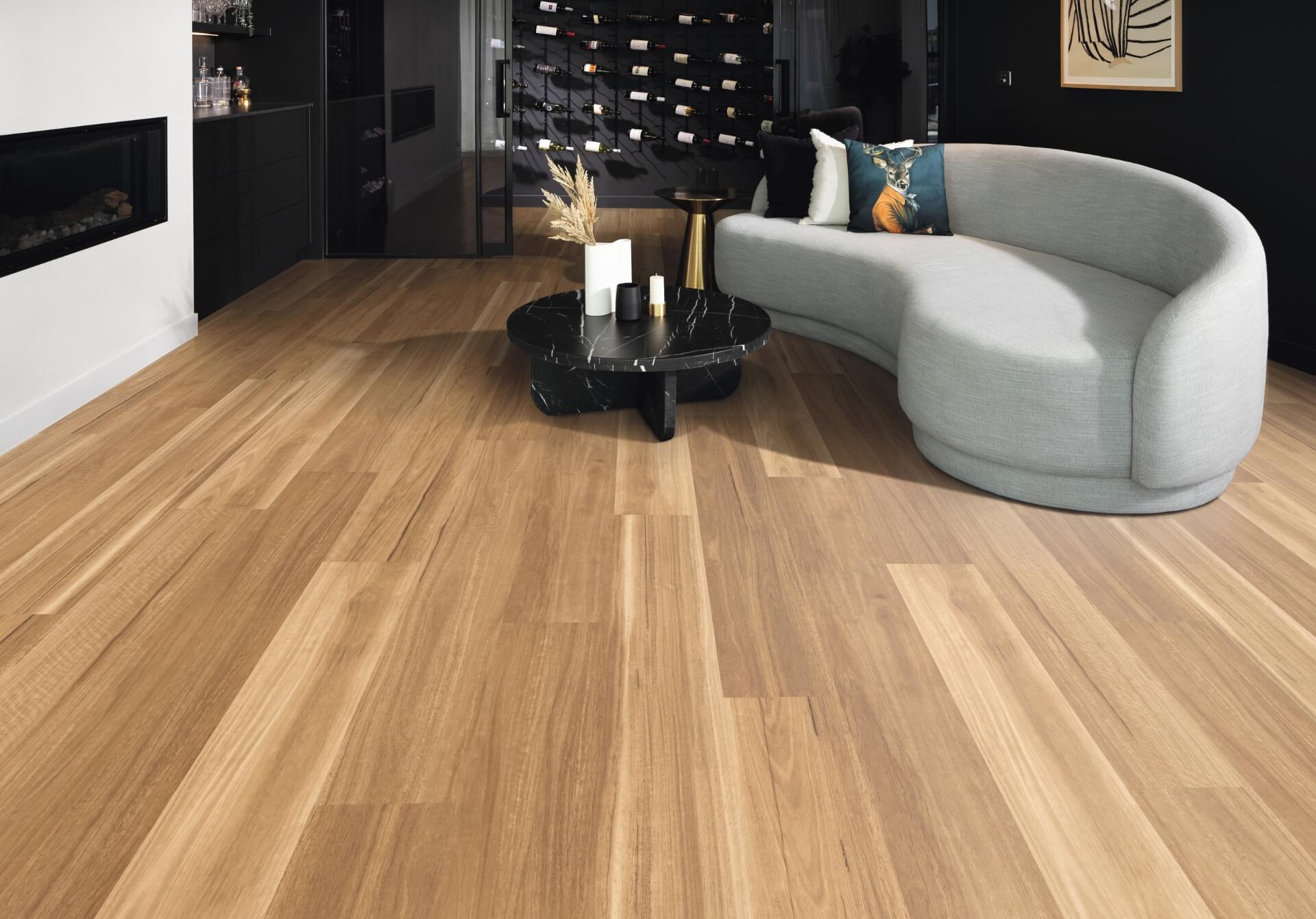 looselay-longboard-roomscene-lemon-spotted-gum.jpg