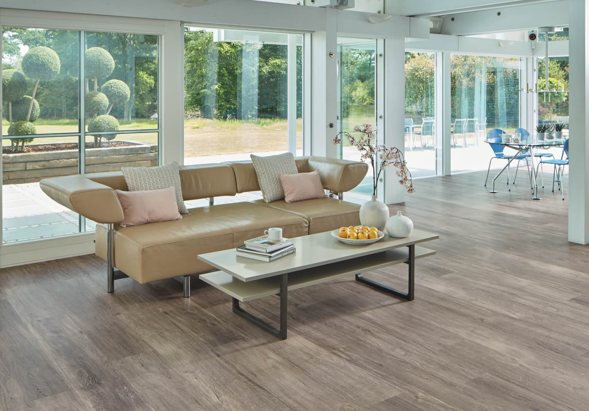 looselay-longboard-roomscene-twilight-oak.jpg